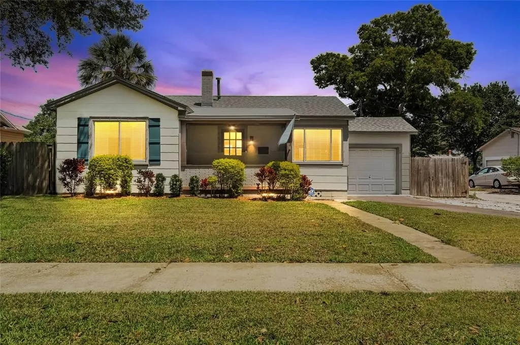 1535 35th Avenue N St Petersburg FL 33704