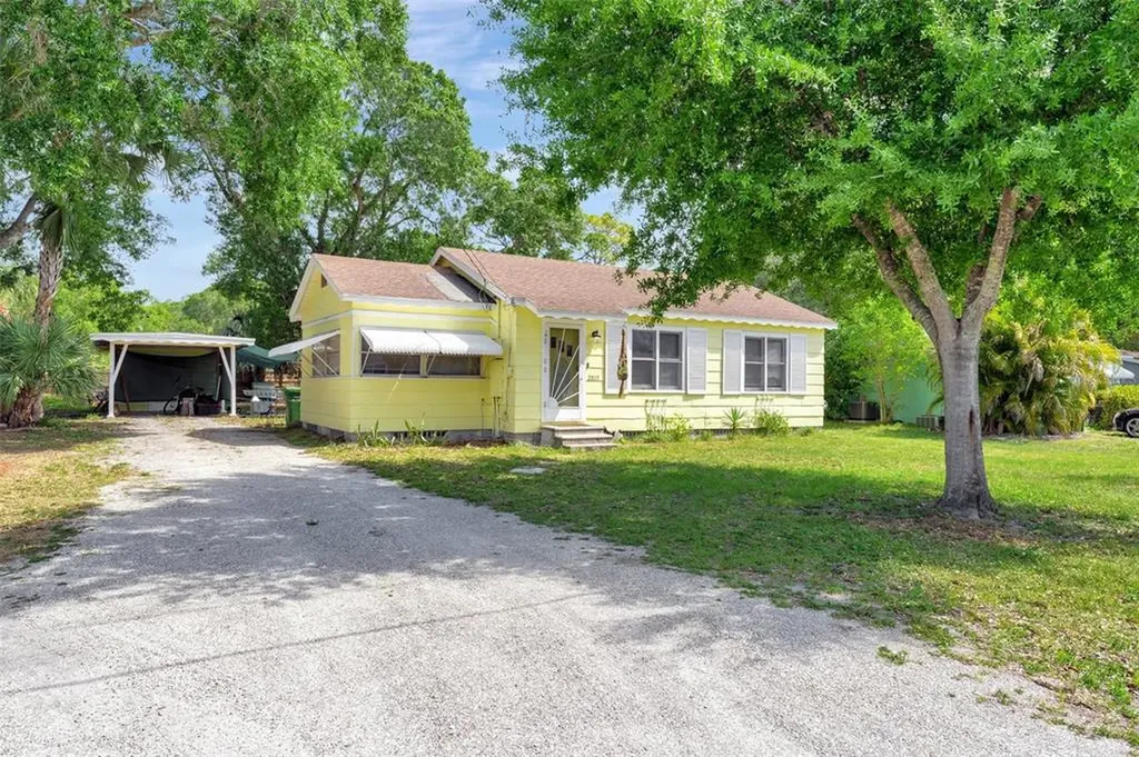 2815 Hawthorne Street Sarasota FL 34239