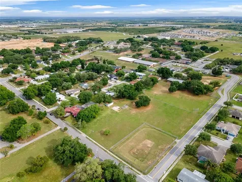 1903 S 8th Street Haines City FL 33844