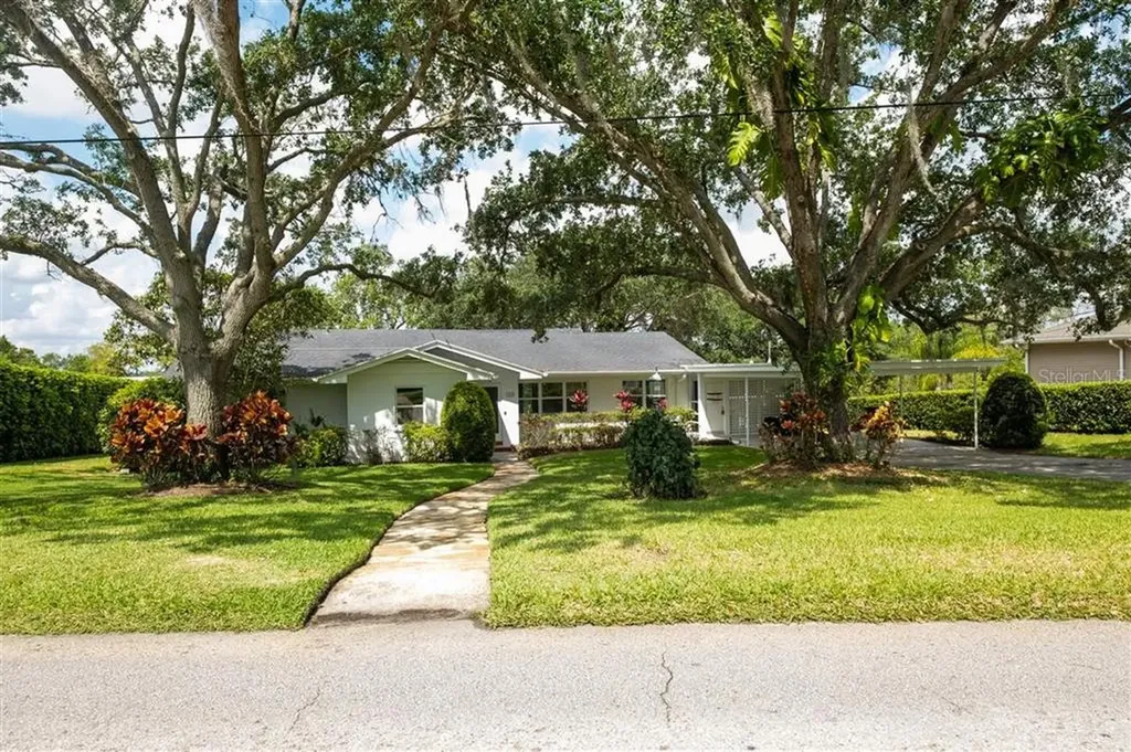 1159 S Lakeshore Boulevard Lake Wales FL 33853