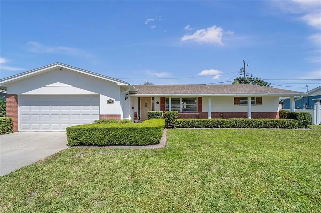 6169 29th Avenue N St Petersburg FL 33710