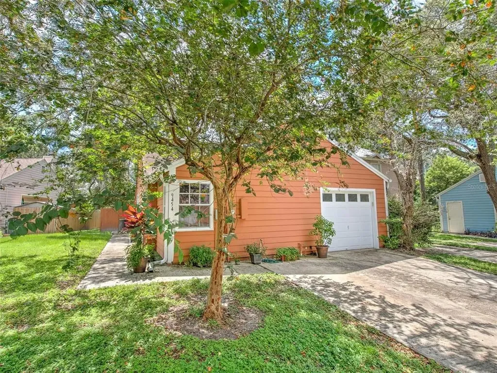 9454 Forest Hills Circle Tampa FL 33612