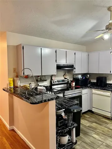 9454 Forest Hills Circle Tampa FL 33612