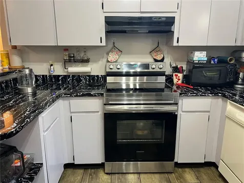 9454 Forest Hills Circle Tampa FL 33612