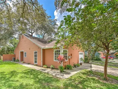 9454 Forest Hills Circle Tampa FL 33612