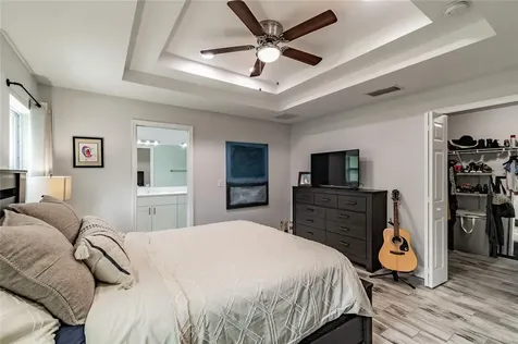1511 E Knollwood Street Tampa FL 33610