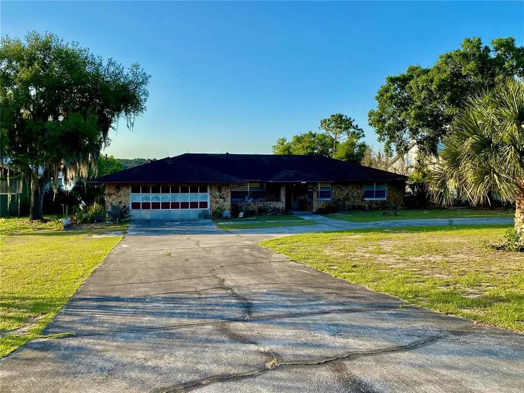 1045 Sunset Drive Lake Wales FL 33853