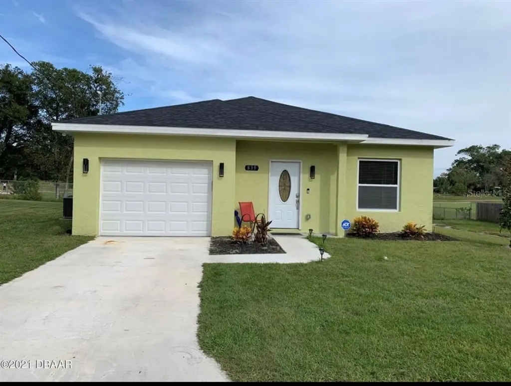 839 Pinewood Street Daytona Beach FL 32117