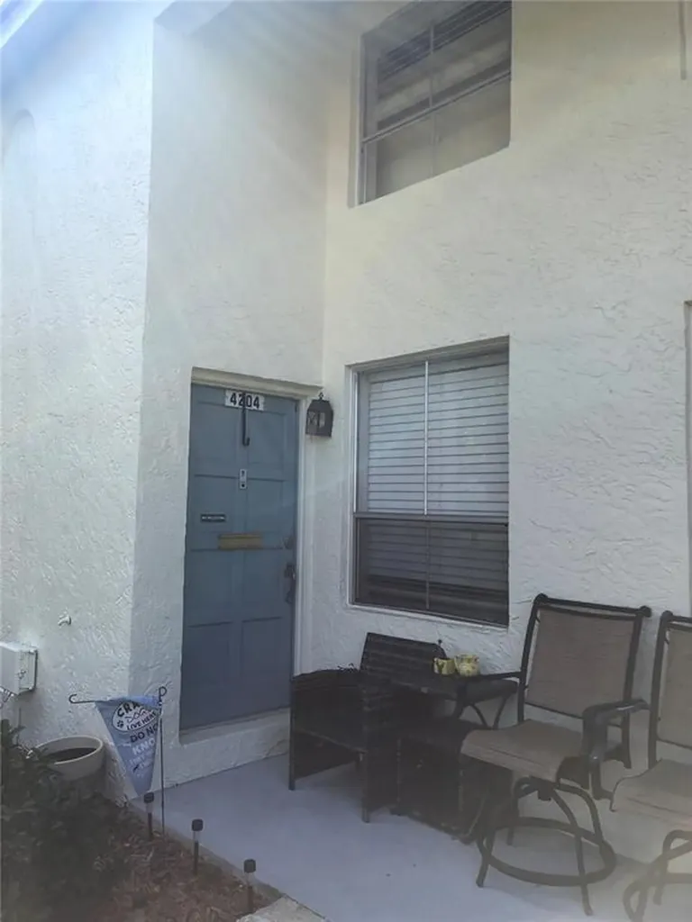 4204 La Palma Court Tampa FL 33611