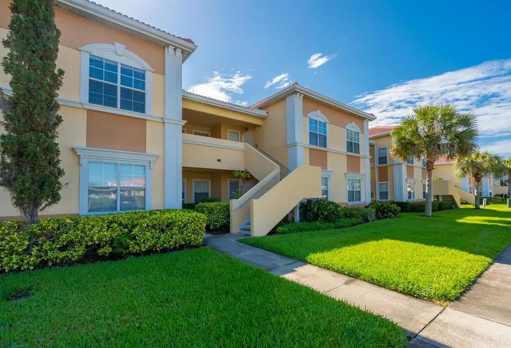 1030 Villagio Circle Sarasota FL 34237