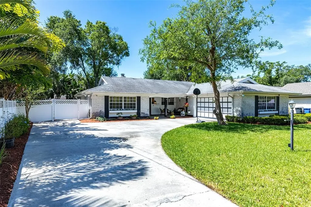 10518 Orange Grove Drive Tampa FL 33618