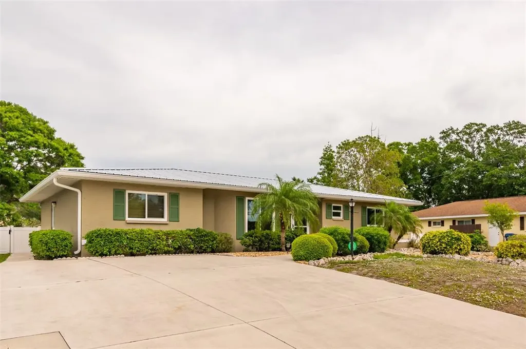 3813 Helene Street Sarasota FL 34233