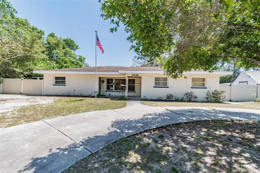4646 31st Avenue N St Petersburg FL 33713