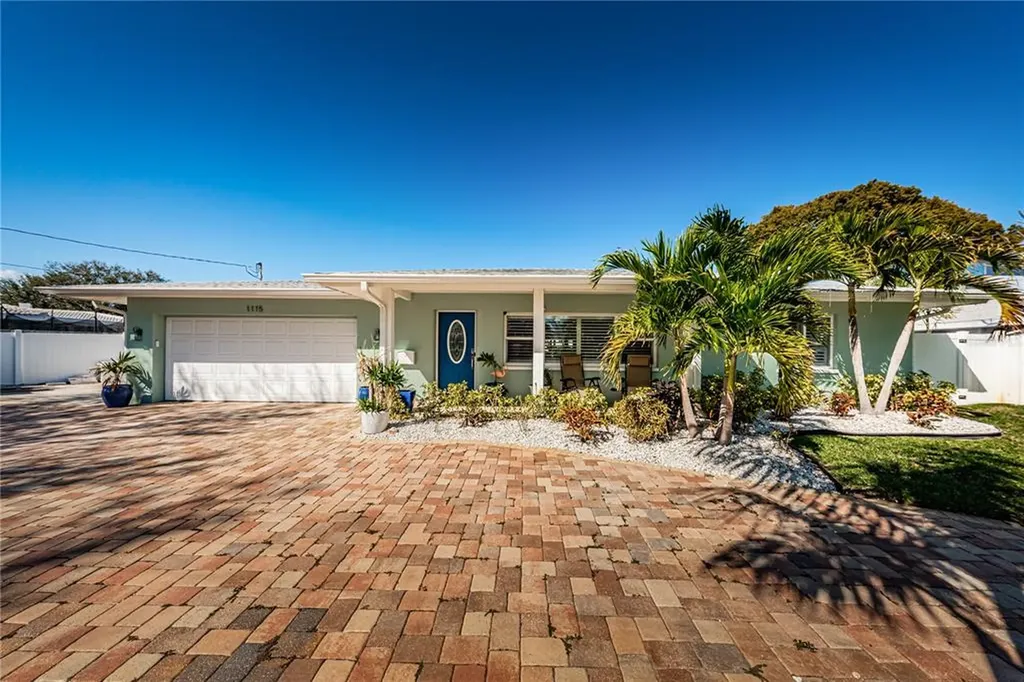 1115 36th Avenue NE St Petersburg FL 33704