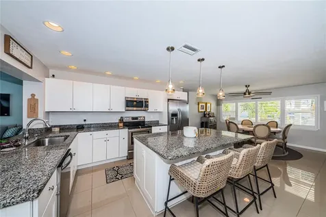 1115 36th Avenue NE St Petersburg FL 33704