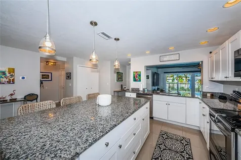 1115 36th Avenue NE St Petersburg FL 33704