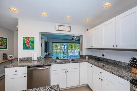 1115 36th Avenue NE St Petersburg FL 33704