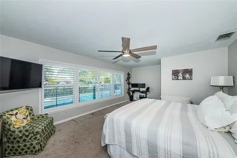 1115 36th Avenue NE St Petersburg FL 33704