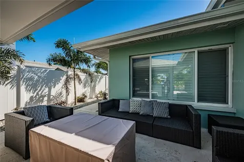 1115 36th Avenue NE St Petersburg FL 33704