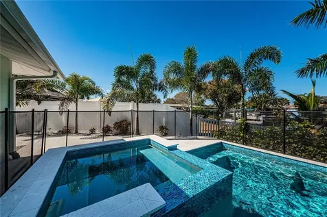 1115 36th Avenue NE St Petersburg FL 33704