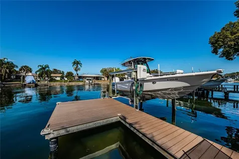 1115 36th Avenue NE St Petersburg FL 33704