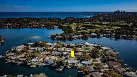 1115 36th Avenue NE St Petersburg FL 33704