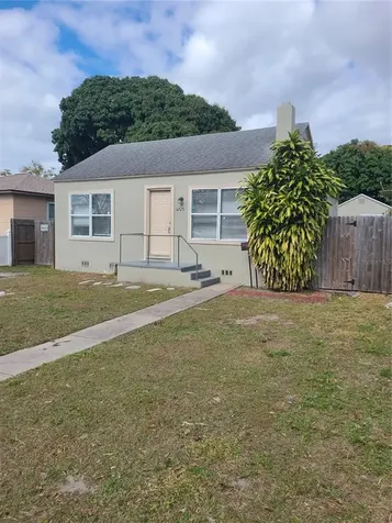 4725 15th Avenue S St Petersburg FL 33711