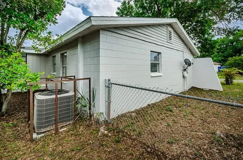 8624 Fish Lake Road Tampa FL 33619
