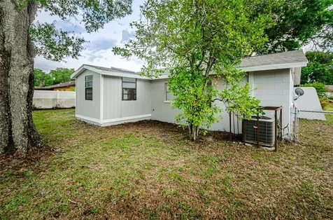 8624 Fish Lake Road Tampa FL 33619