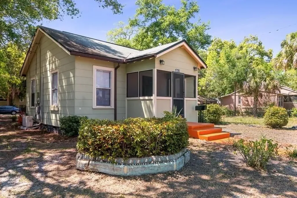 1735 7th Street S St Petersburg FL 33701