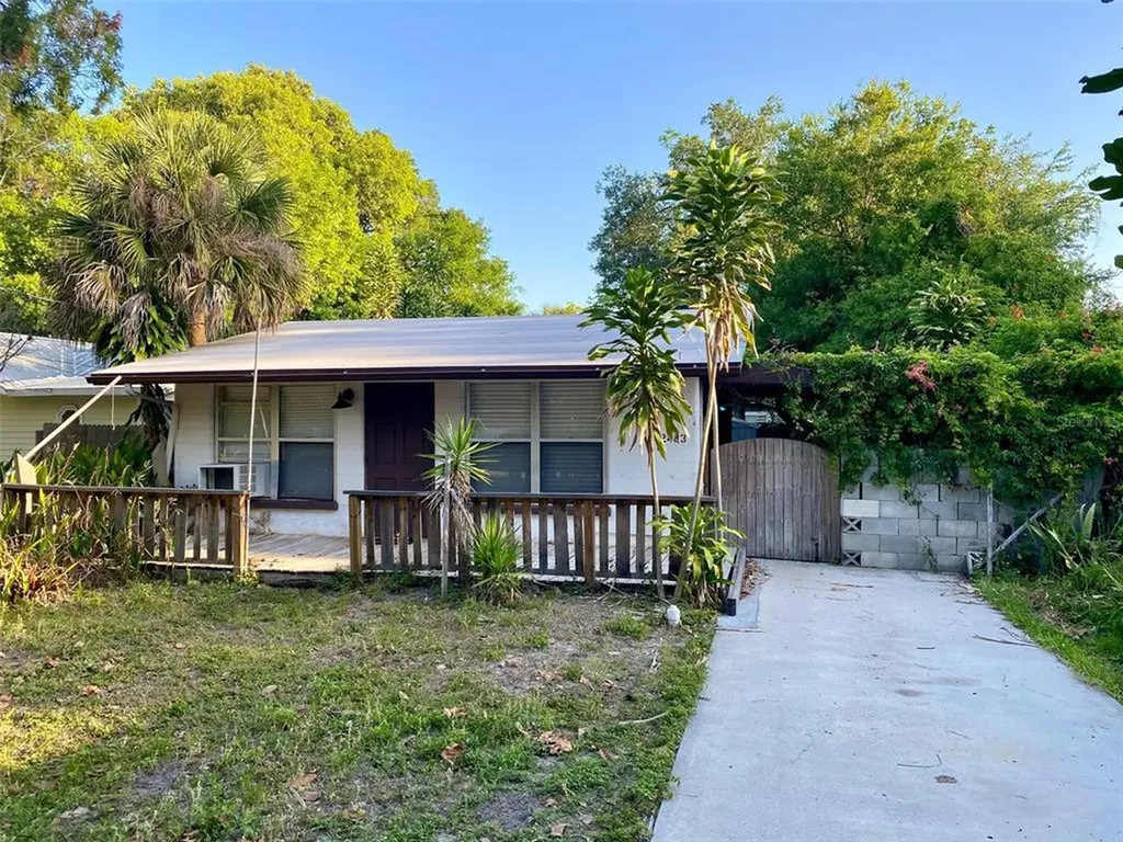 2483 Bay Street Sarasota FL 34237
