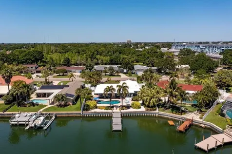 3720 42nd Avenue S St Petersburg FL 33711