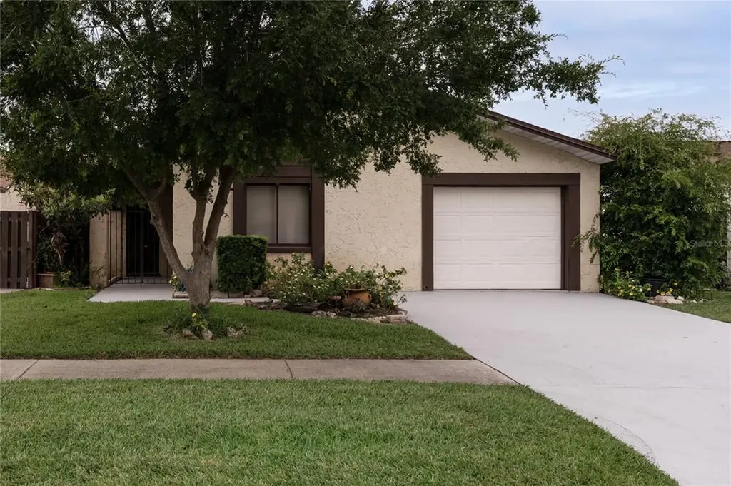 2031 Kings Crossing SW Winter Haven FL 33880