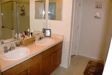 7606 Wood Violet Drive Gibsonton FL 33534