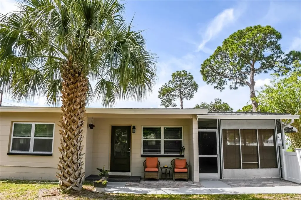 7677 18th Way N St Petersburg FL 33702