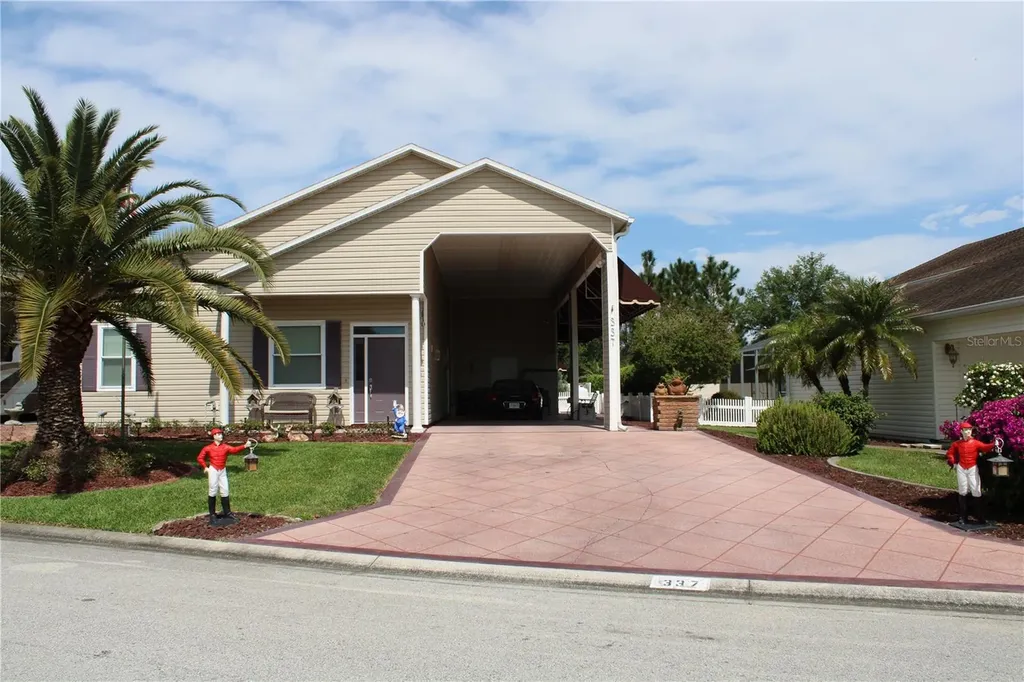 337 Motorcoach Drive S Polk City FL 33868