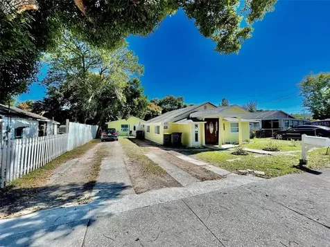 517 Oak Street Auburndale FL 33823