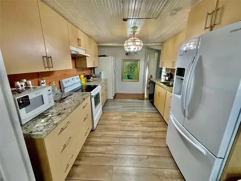 517 Oak Street Auburndale FL 33823