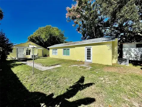517 Oak Street Auburndale FL 33823