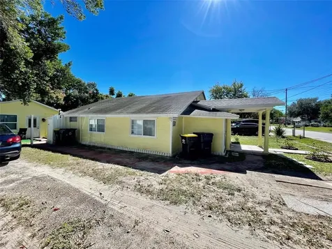 517 Oak Street Auburndale FL 33823