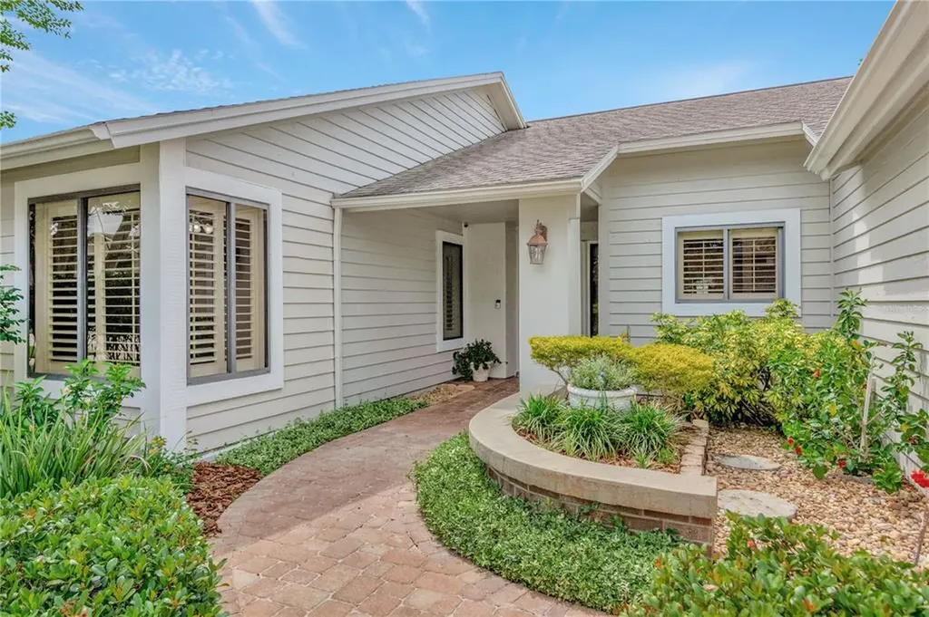 14651 Village Glen Circle Tampa FL 33618
