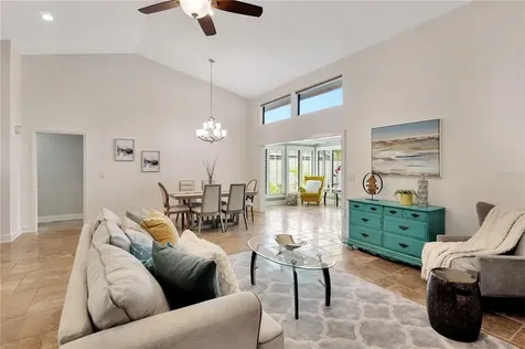 14651 Village Glen Circle Tampa FL 33618