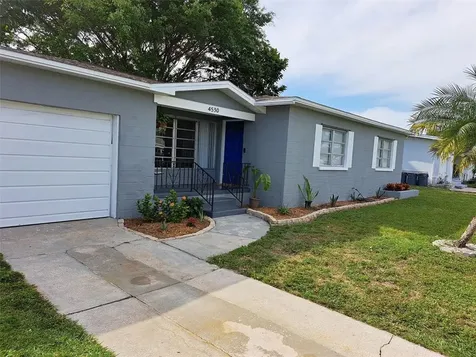 4530 Seminole Street Bradenton FL 34207