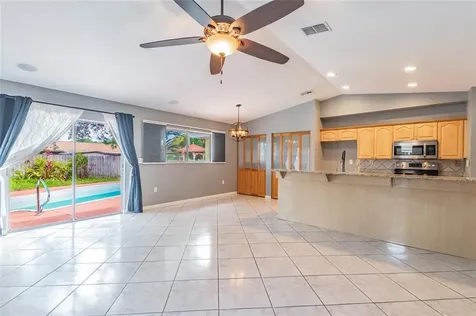 6439 109th Avenue N Pinellas Park FL 33782
