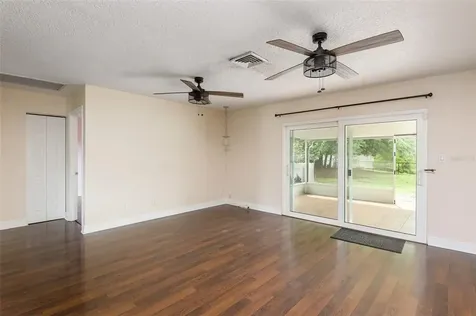 1218 Chestnut Court Plant City FL 33563