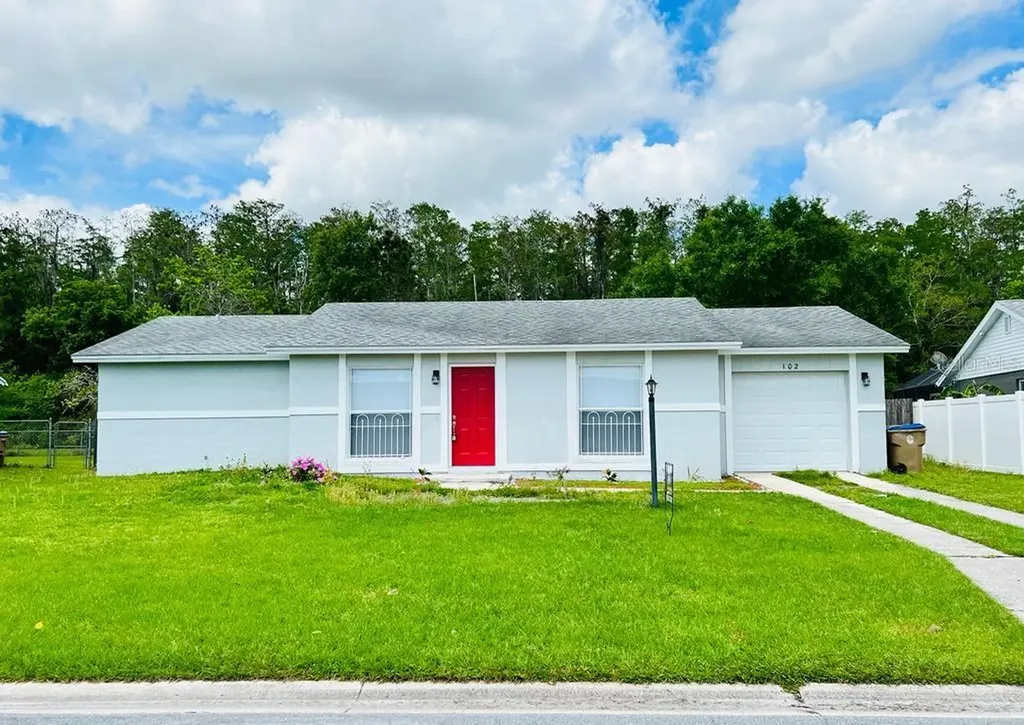 102 W Cedarwood Circle Kissimmee FL 34743