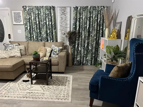105 Poinsettia Drive Kissimmee FL 34743