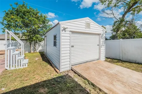 1762 Hazelton Avenue Deltona FL 32738
