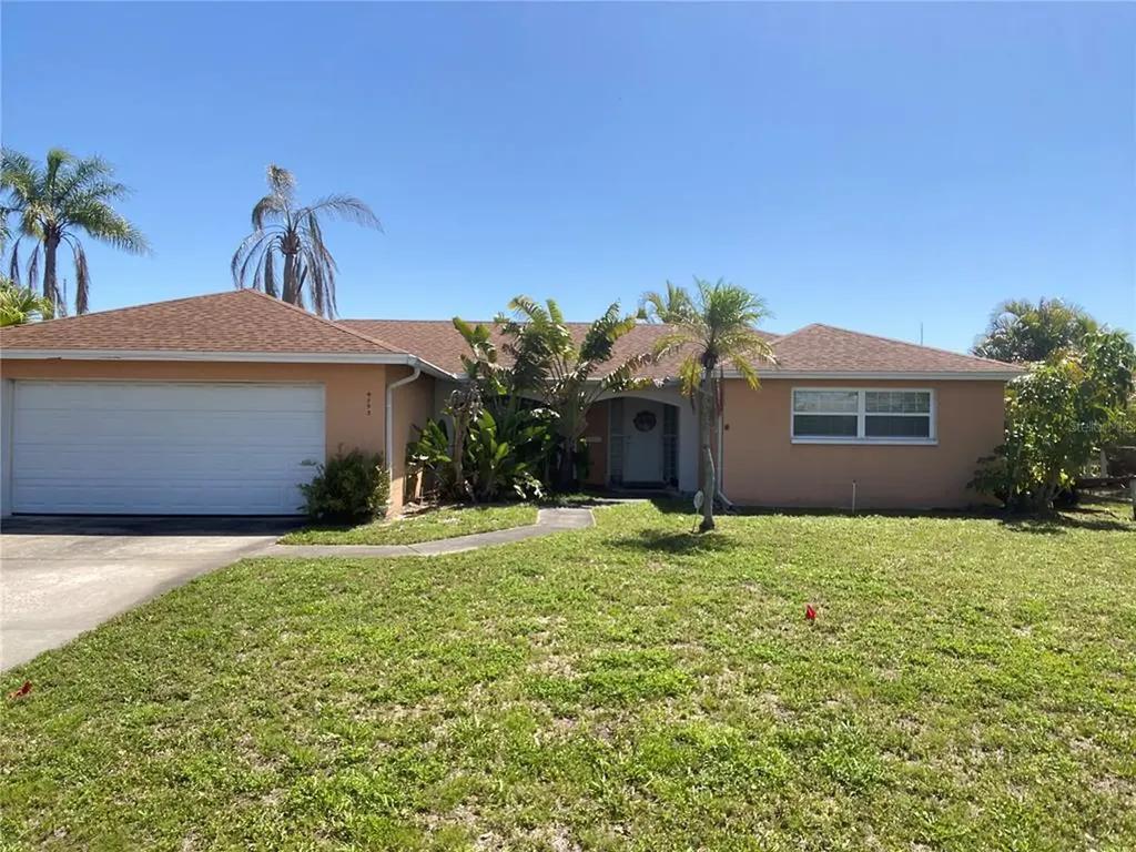 9795 1st Street NE St Petersburg FL 33702