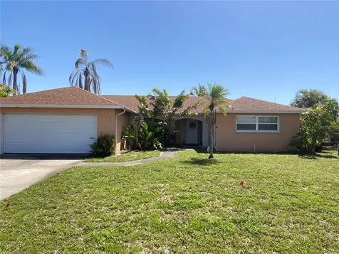 9795 1st Street NE St Petersburg FL 33702